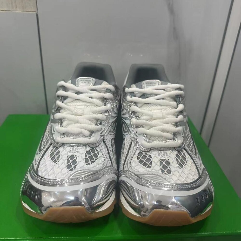 Women's 38 Bottega Veneta orbit Sneaker